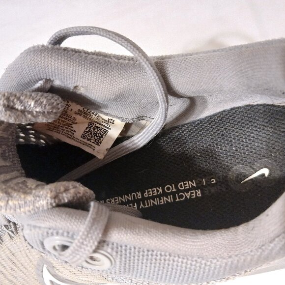 Nike React Infinity Run Flyknit Running Shoes โ Gray & White - Size 8.5 - Picture 8 of 8